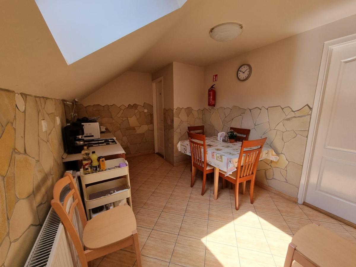 Abigel 2 Vendeghaz Ξενοδοχείο Μίσκολτς Εξωτερικό φωτογραφία